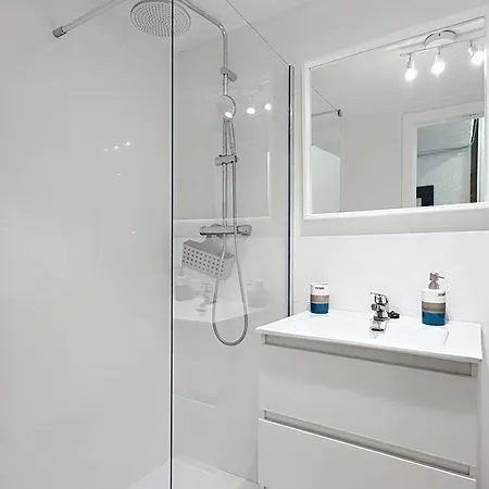 Estudio En Centro Cerca De La Playa Con Piscina By South Costa Нерха